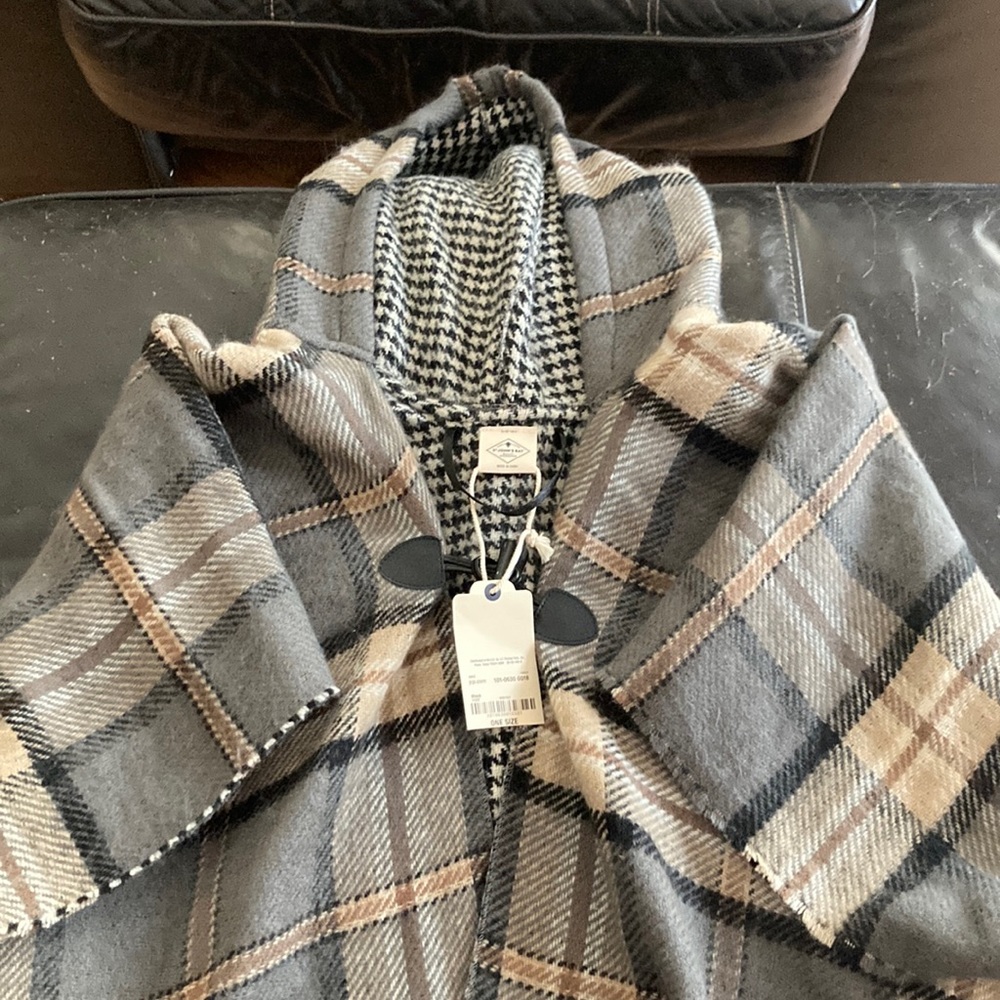 Women’s Poncho/Cape